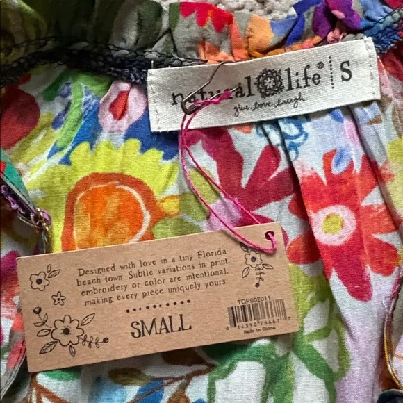 Natural Life cropped floral tank top - Picture 4 of 5